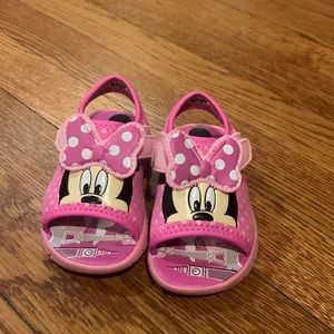 Minnie Mouse Velcro kids sandal’s size toddler 5